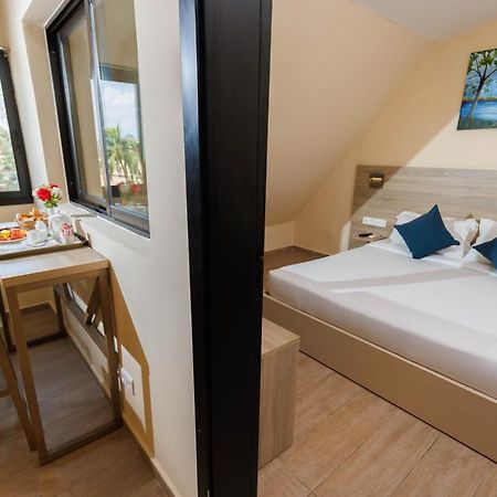 Silver Moon Hotel Абиджан Экстерьер фото