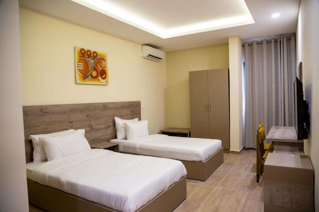 Silver Moon Hotel Абиджан Экстерьер фото
