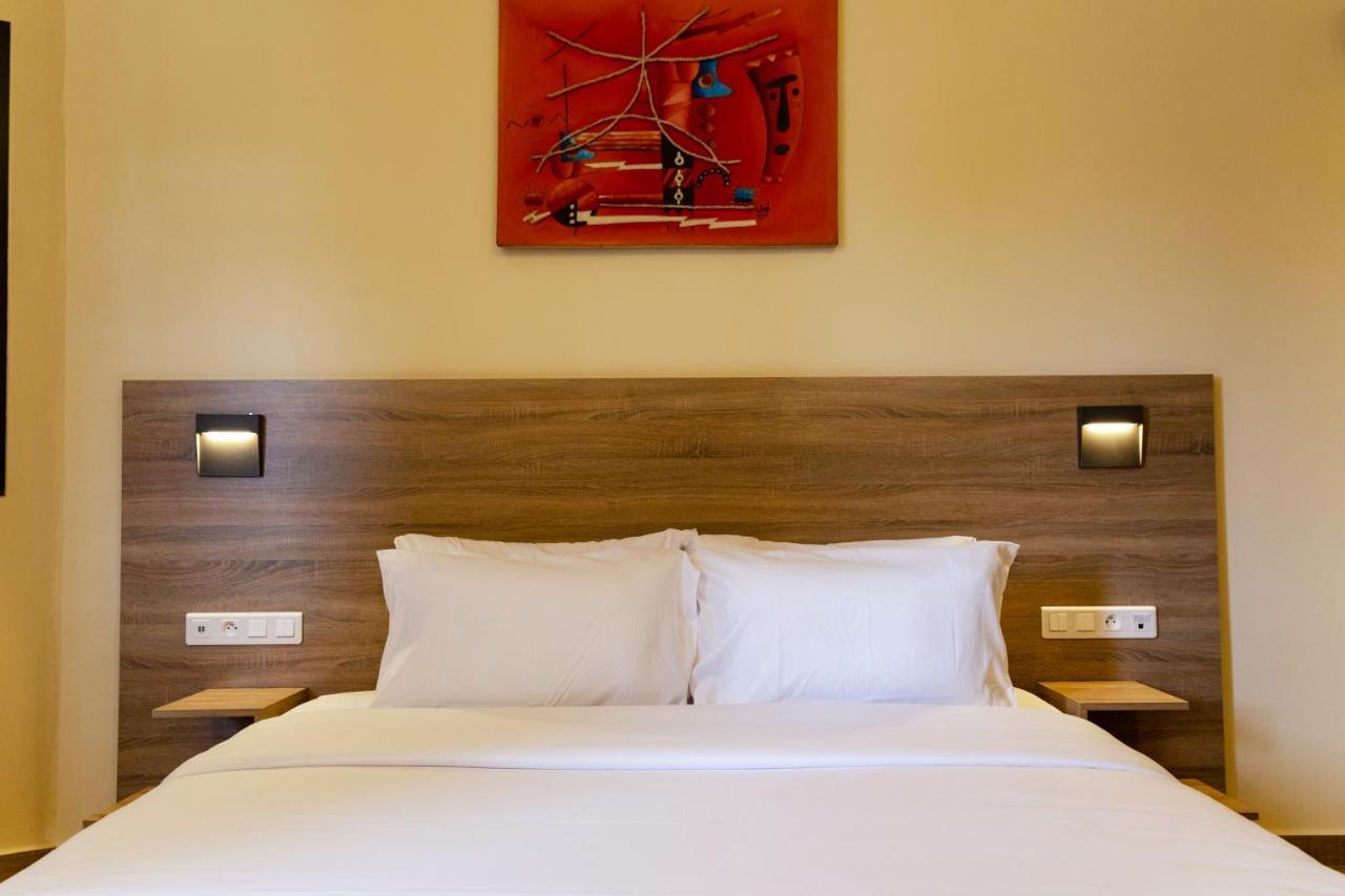 Silver Moon Hotel Абиджан Экстерьер фото