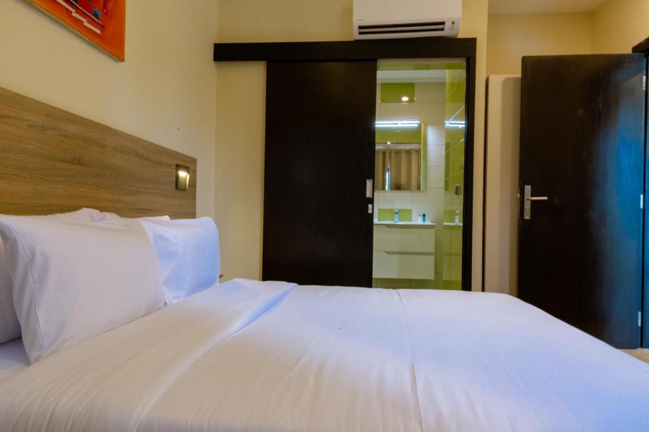 Silver Moon Hotel Абиджан Экстерьер фото