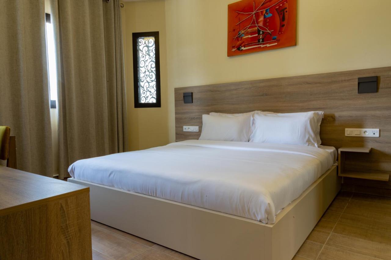 Silver Moon Hotel Абиджан Экстерьер фото