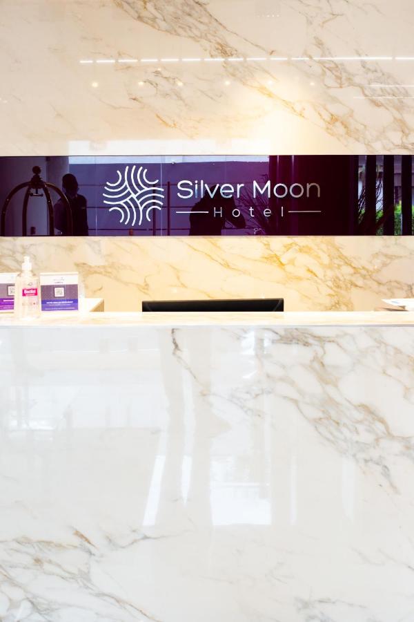 Silver Moon Hotel Абиджан Экстерьер фото