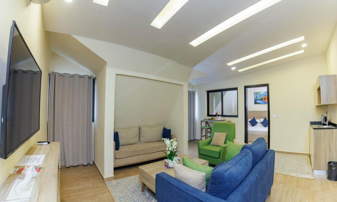 Silver Moon Hotel Абиджан Экстерьер фото