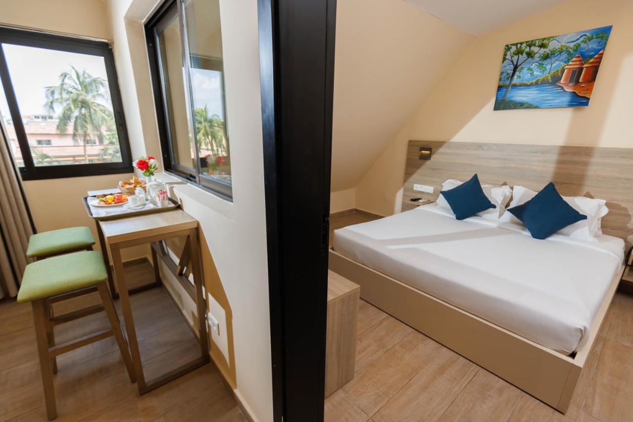 Silver Moon Hotel Абиджан Экстерьер фото