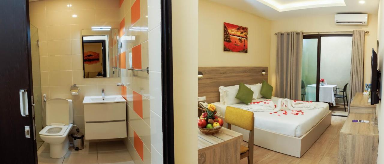 Silver Moon Hotel Абиджан Экстерьер фото
